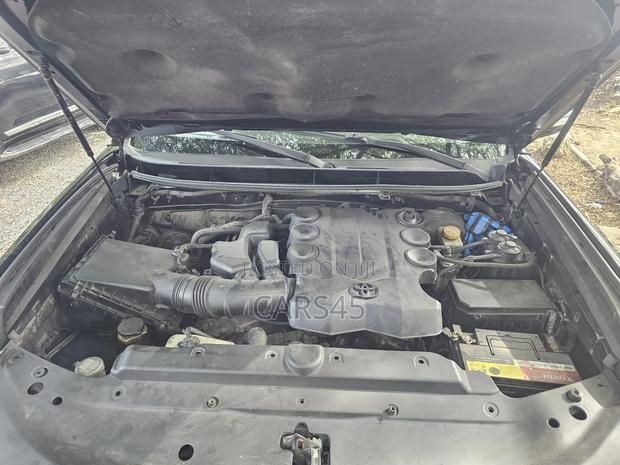 Toyota Land Cruiser Prado 2011 Black