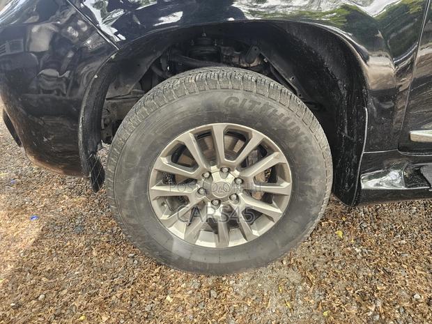 Toyota Land Cruiser Prado 2011 Black