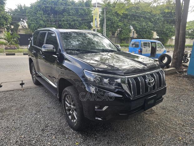 Toyota Land Cruiser Prado 2011 Black