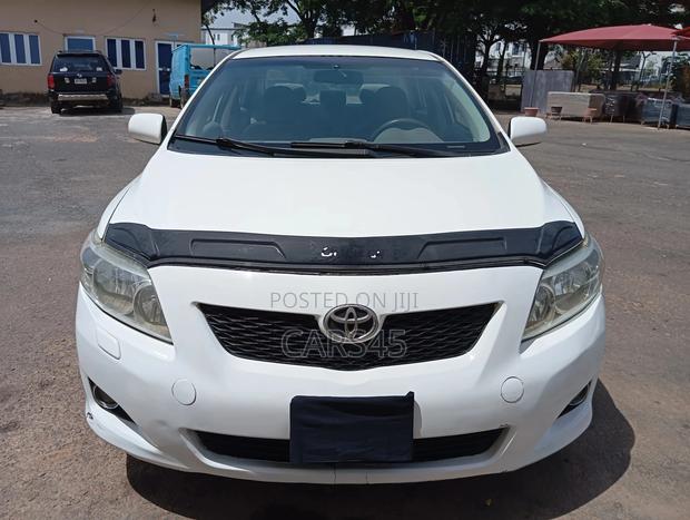 Toyota Corolla 2010 White