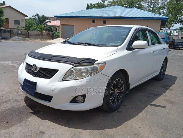 Toyota Corolla 2010 White