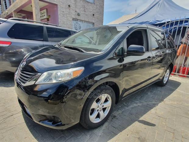 Toyota Sienna 2012 Black