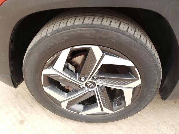 Hyundai Tucson 2022 Red
