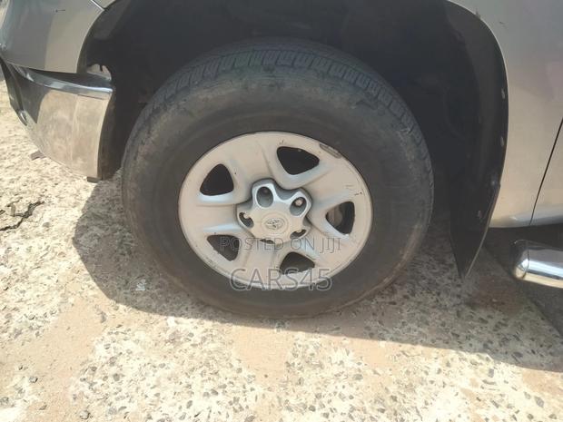 Toyota Tundra 2015 Silver
