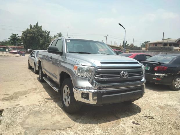 Toyota Tundra 2015 Silver