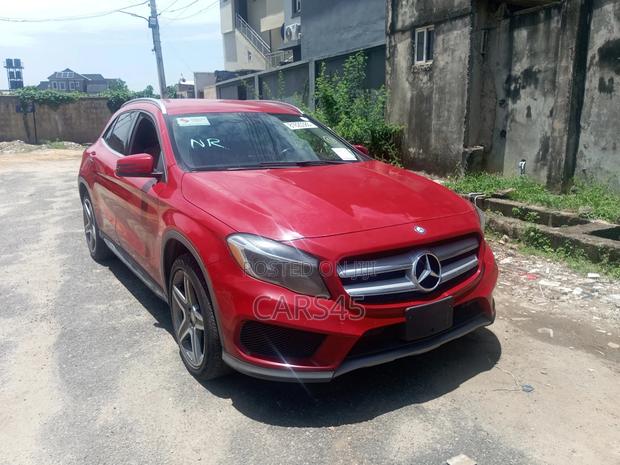 Mercedes-Benz GLA 250 2015 Red