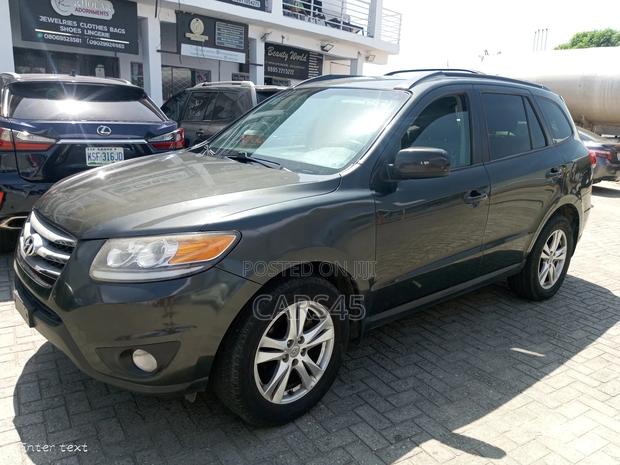 Hyundai Santa Fe 2012 Gray