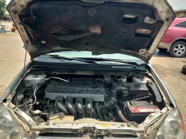 Toyota Corolla 2005 Silver