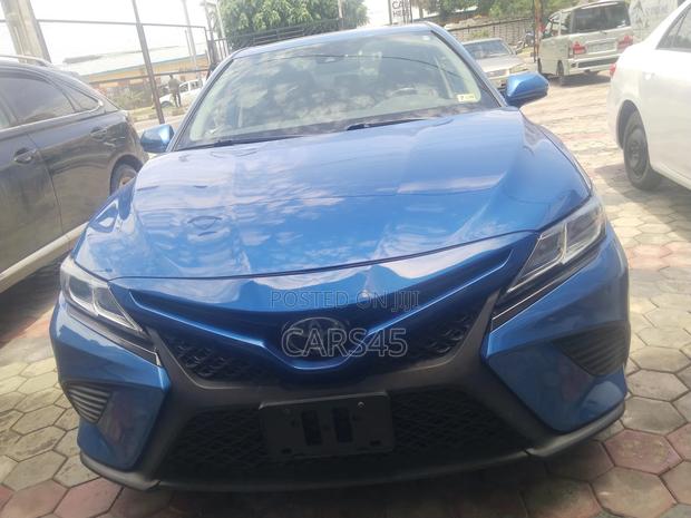 Toyota Camry 2019 Blue