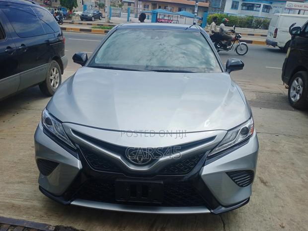 Toyota Camry 2020 Silver