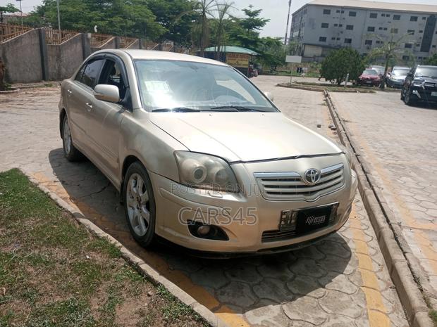 Toyota Avensis 2007 Gold