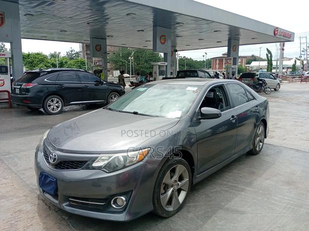 Toyota Camry 2014 Gray