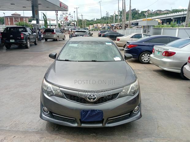 Toyota Camry 2014 Gray