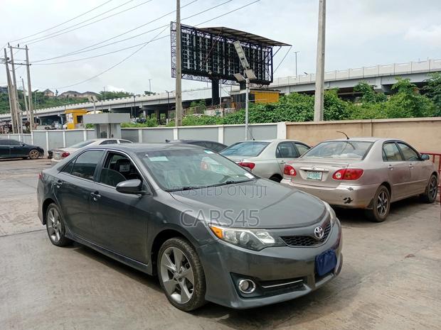 Toyota Camry 2014 Gray