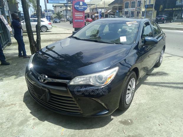 Toyota Camry LE 4dr Sedan (2.5L 4cyl 6A) 2016 Blue