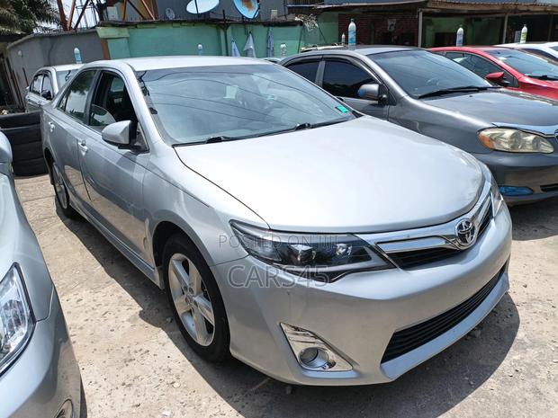 Toyota Camry 2014 Silver