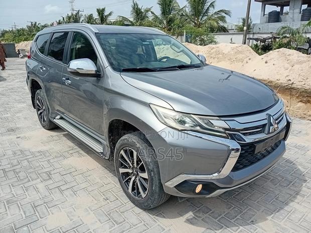 Mitsubishi Pajero Sport GLX 2019 Gray