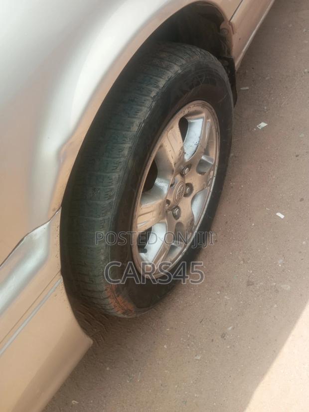 Toyota Camry CE 4dr Sedan (2.2L 4cyl 4A) 2000 Gray