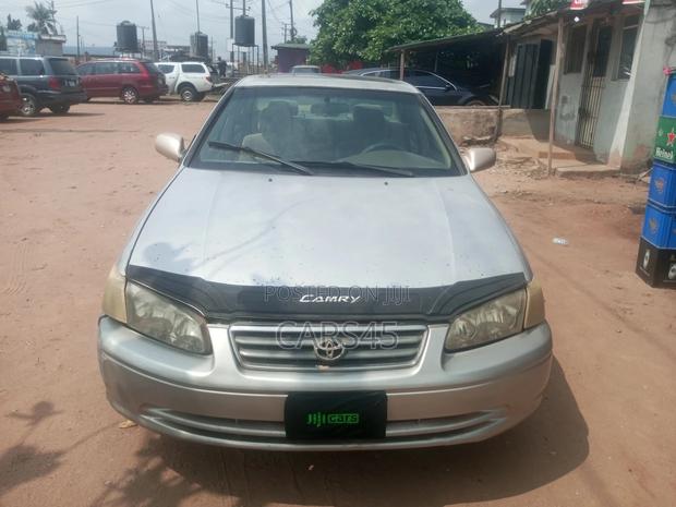 Toyota Camry CE 4dr Sedan (2.2L 4cyl 4A) 2000 Gray