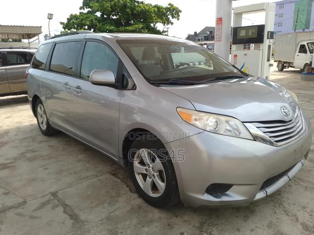 Toyota Sienna 2015 Gray