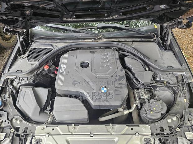 BMW 320i 2021 Black