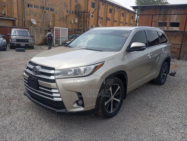 Toyota Highlander 2014 Gold