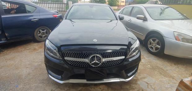 Mercedes-Benz C300 2016 Black