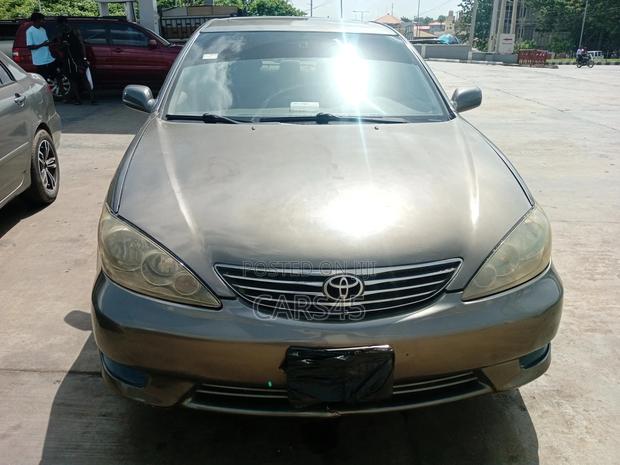 Toyota Camry 2006 Gray