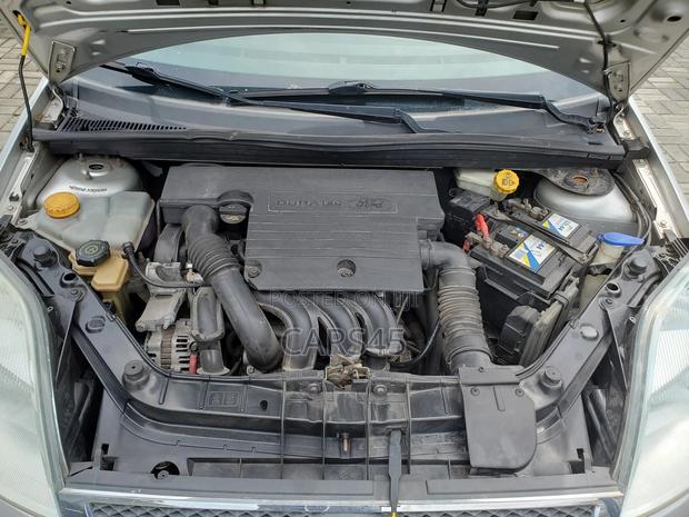 Ford Fiesta 2015 Silver