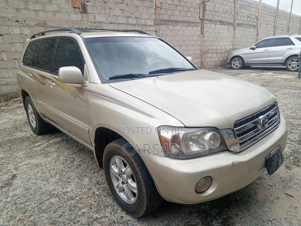 Toyota Highlander Limited V6 FWD 2002 Gold