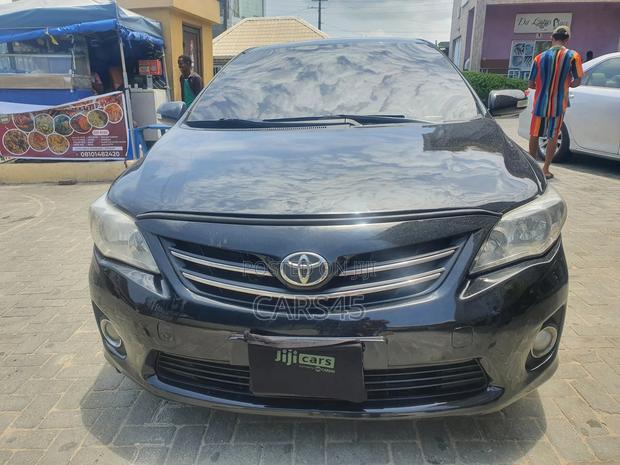Toyota Corolla 2010 Black