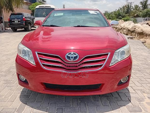 Toyota Camry SE 4dr Sedan (2.5L 4cyl 6AM) 2010 Red