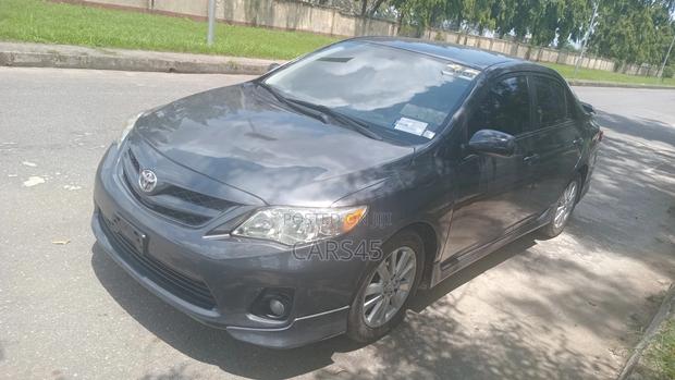 Toyota Corolla LE 4dr Sedan (1.8L 4cyl 4A) 2012 Gray