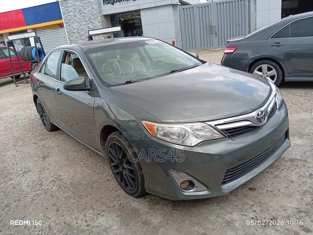 Toyota Camry 2013 Gray