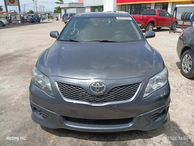 Toyota Camry 2011 Gray
