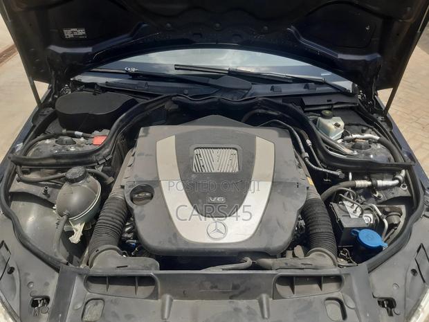 Mercedes-Benz C300 2009 Blue