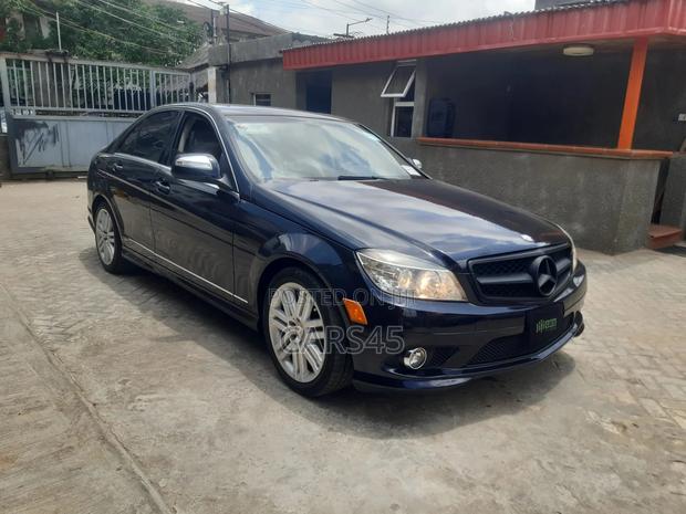 Mercedes-Benz C300 2009 Blue