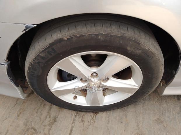 Toyota Camry 2010 Silver