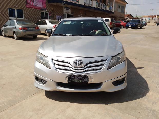 Toyota Camry 2010 Silver