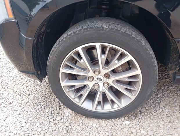 Land Rover Range Rover 2011 Black