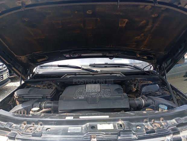 Land Rover Range Rover 2011 Black