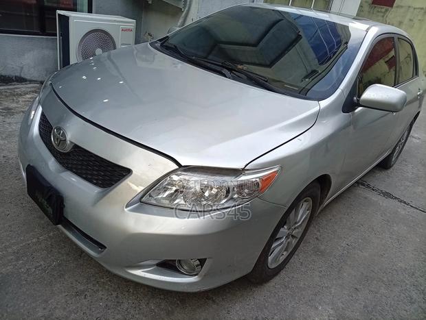 Toyota Corolla 2009 Silver