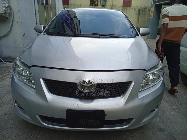 Toyota Corolla 2009 Silver