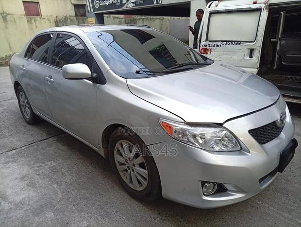 Toyota Corolla 2009 Silver