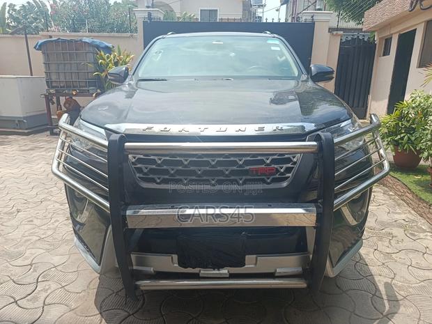 Toyota Fortuner 2020 Black