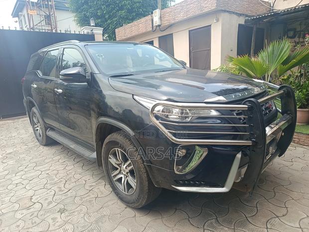 Toyota Fortuner 2020 Black