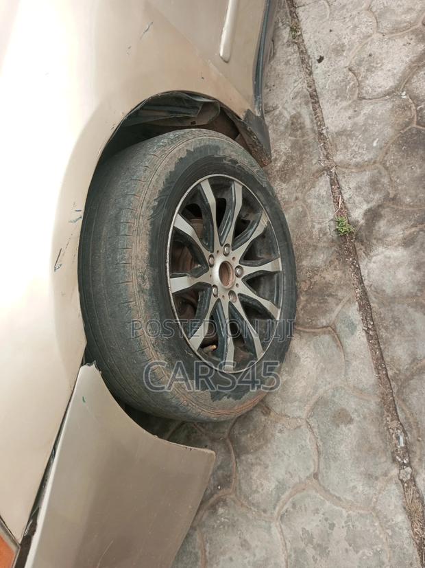 Honda Accord 2005 Gold