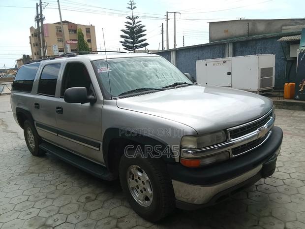 Chevrolet Suburban 2005 Silver
