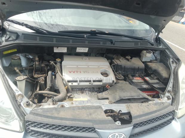 Toyota Sienna 2006 Blue