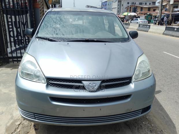 Toyota Sienna 2006 Blue